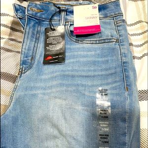 Women’s Skinny Jeans